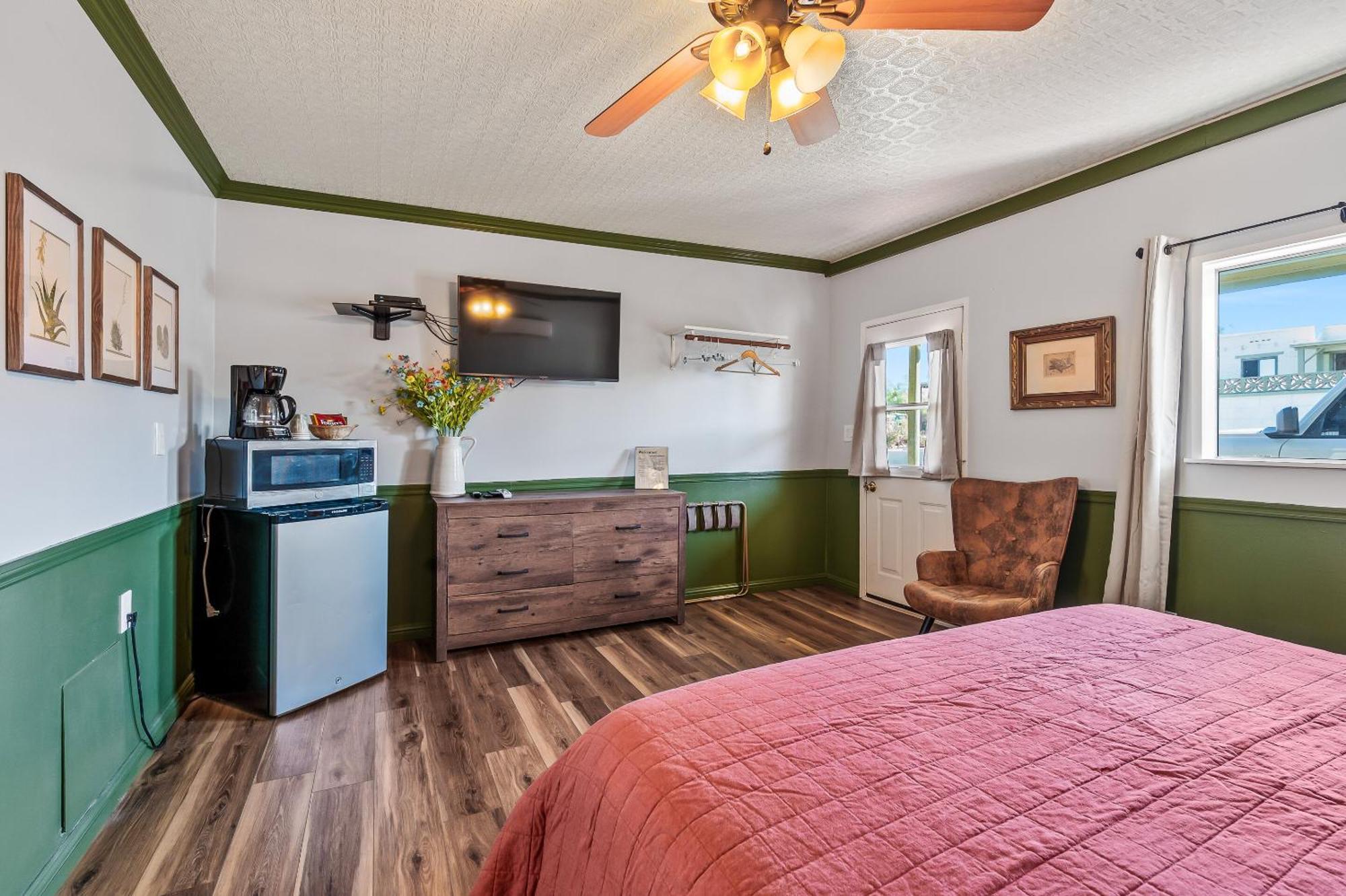 Sagebrush Inn トゥームストーン 部屋 写真 A room at the Inn at the Opera House
